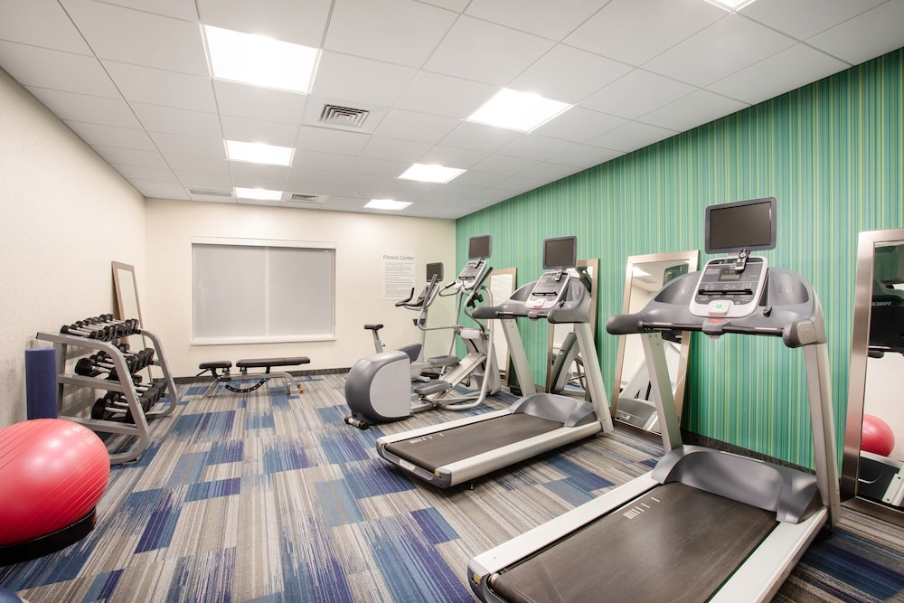 holiday inn express and suites great bend by ihg