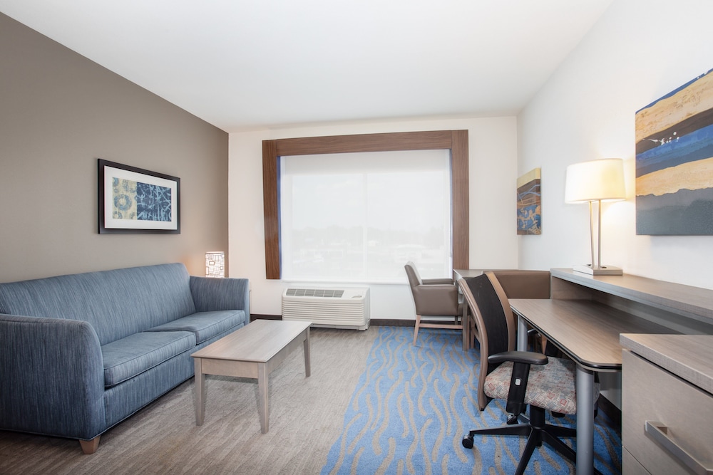 holiday inn express and suites great bend by ihg