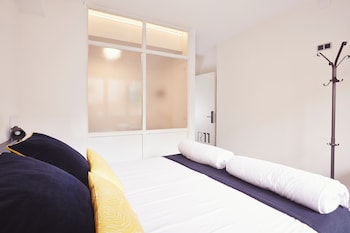 free hostels barcelona