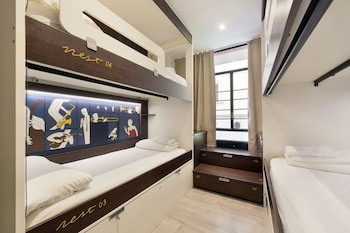 free hostels barcelona