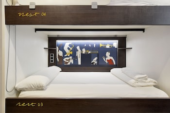 free hostels barcelona