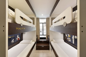 free hostels barcelona
