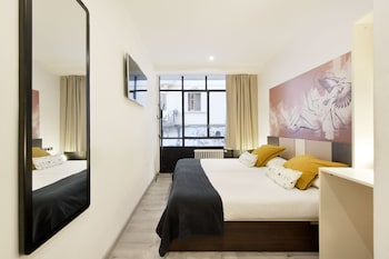 free hostels barcelona