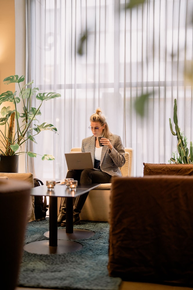 quality hotel carlia