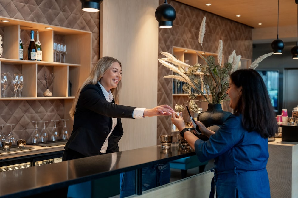 quality hotel carlia