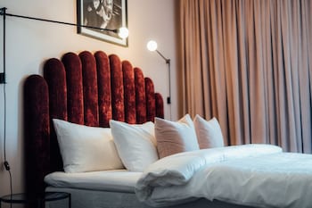 quality hotel carlia