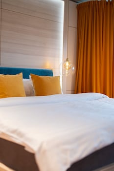 quality hotel carlia