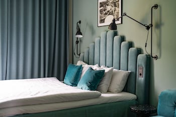 quality hotel carlia