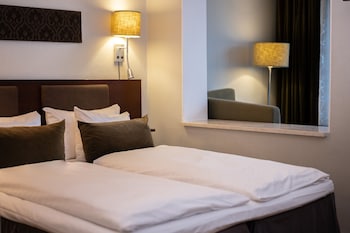 quality hotel carlia