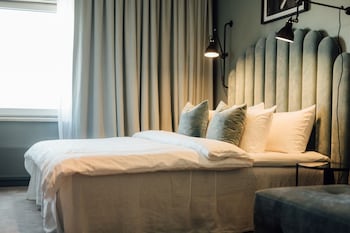 quality hotel carlia