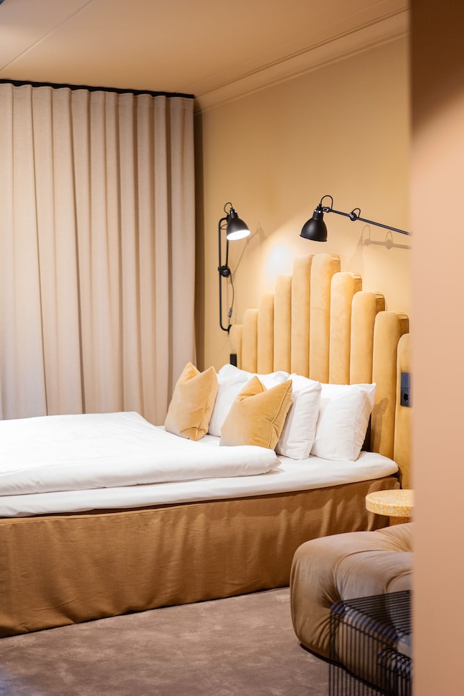 quality hotel carlia