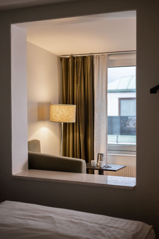 quality hotel carlia