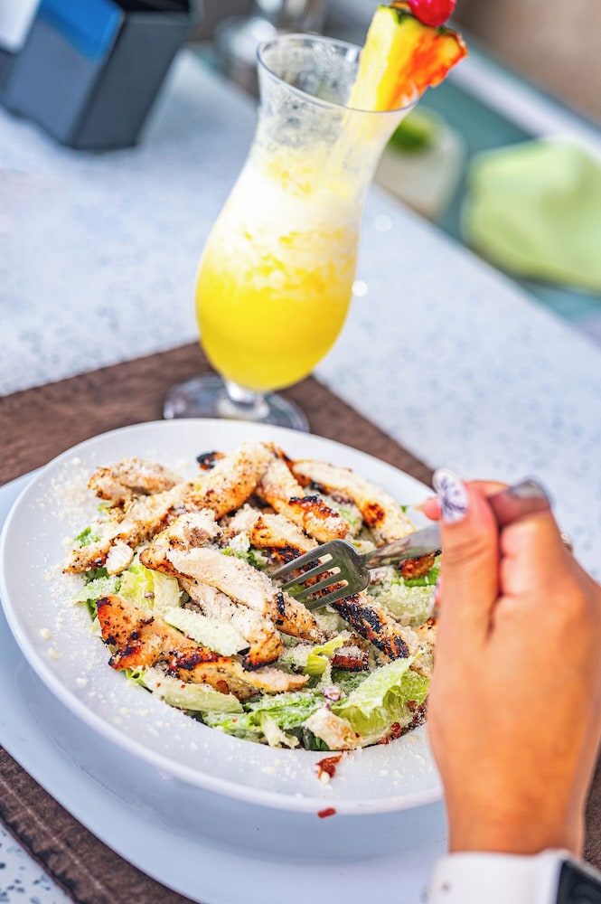 oz hotel and sports bar