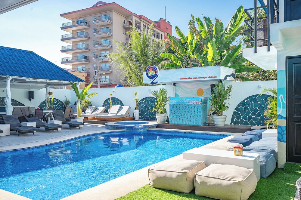 oz hotel and sports bar