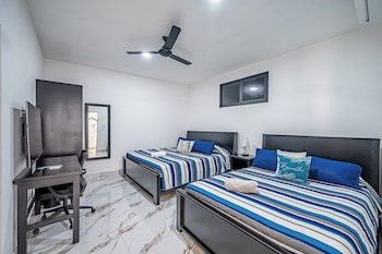 oz hotel and sports bar