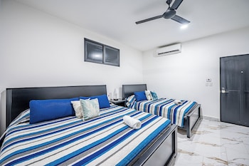 oz hotel and sports bar