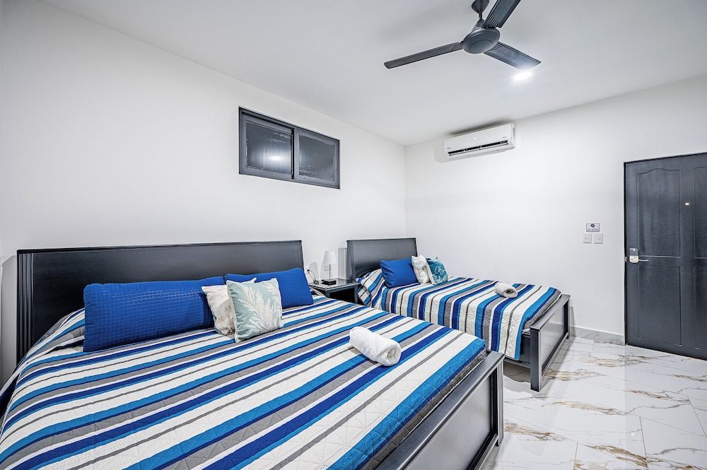 oz hotel and sports bar