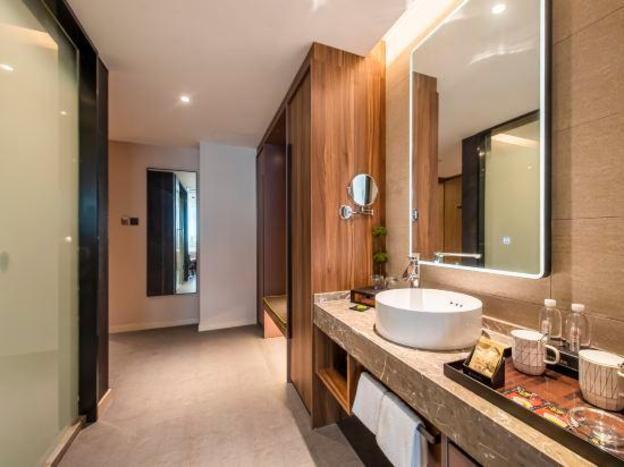 home inn plus wuxi zhongshan road shenglimen metro station