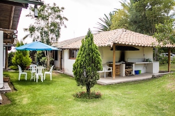 hosteria airport garden
