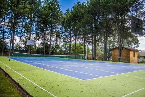 hosteria airport garden