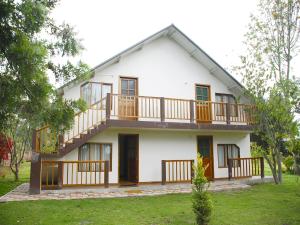 hosteria airport garden