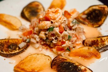 la facha hostel restaurant surf