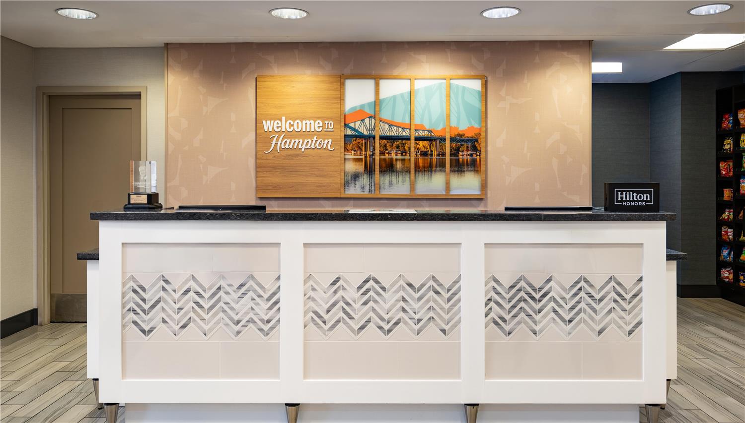 hampton inn and suites la crosse downtown