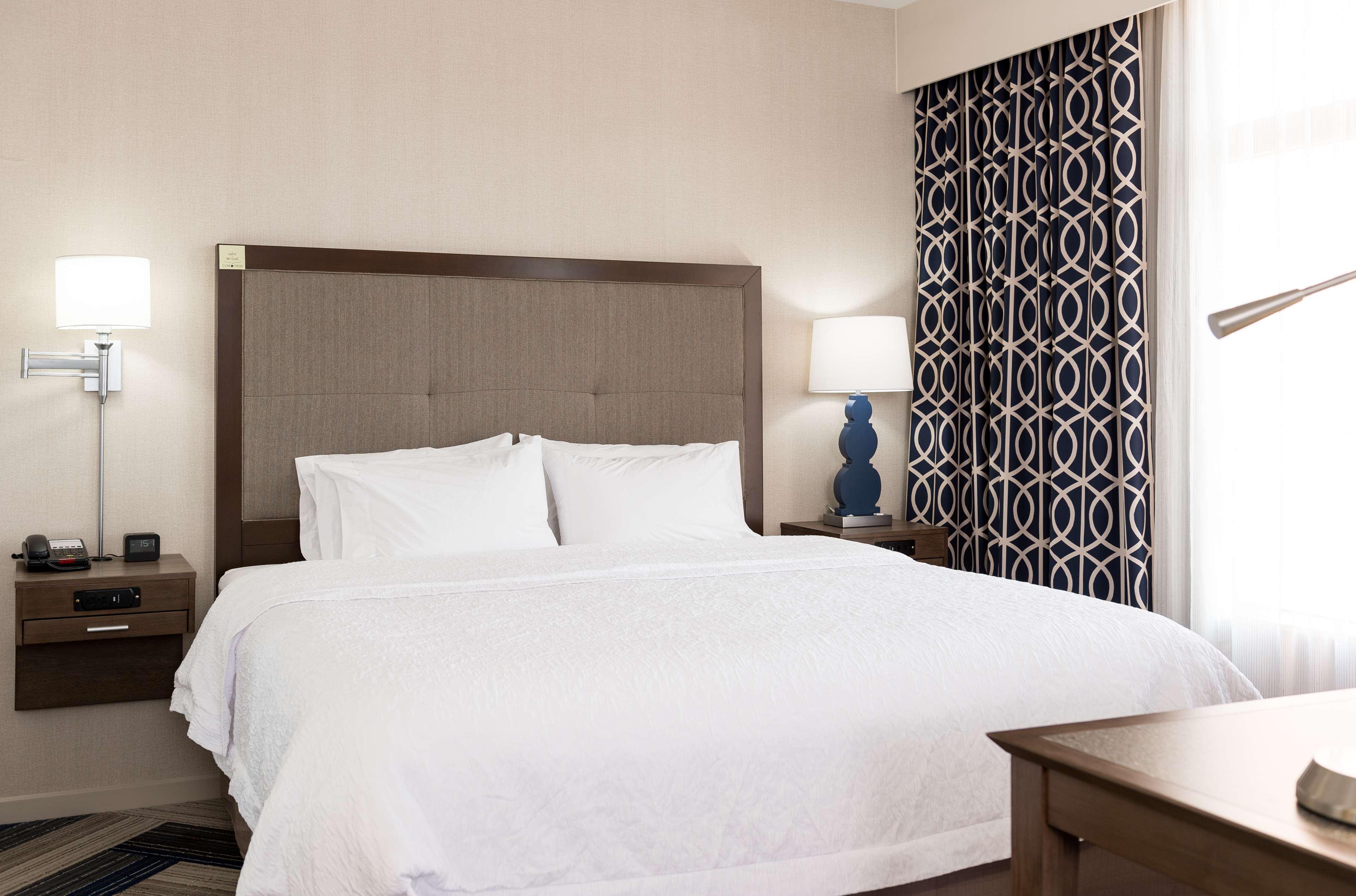 hampton inn and suites la crosse downtown