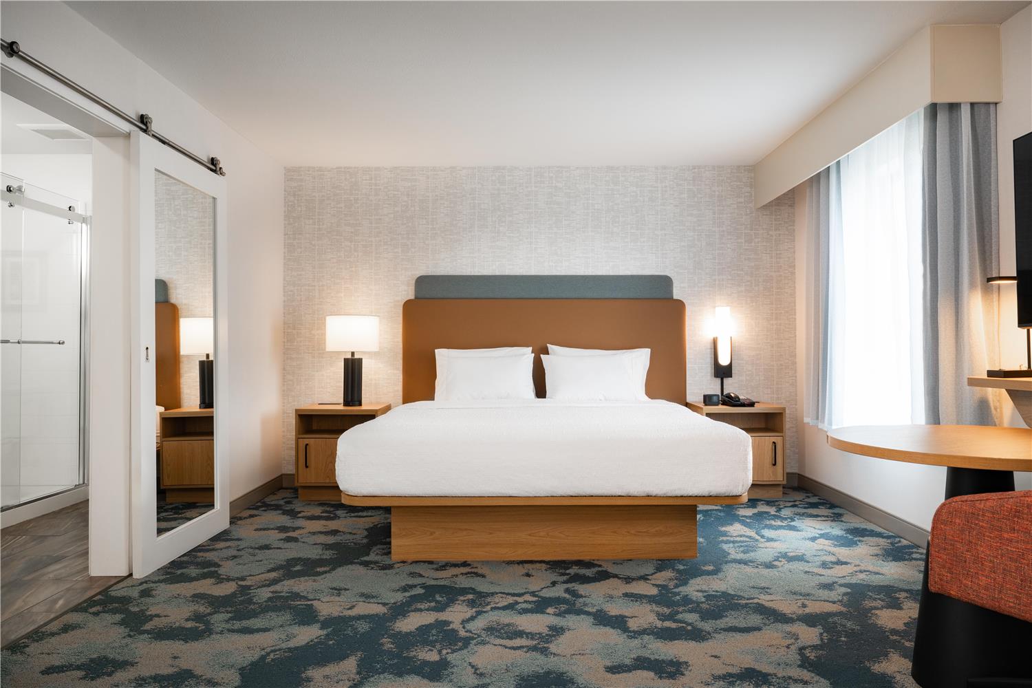 hampton inn and suites la crosse downtown