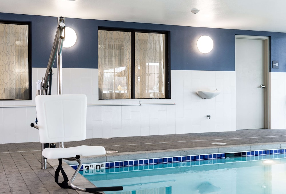 hampton inn and suites la crosse downtown