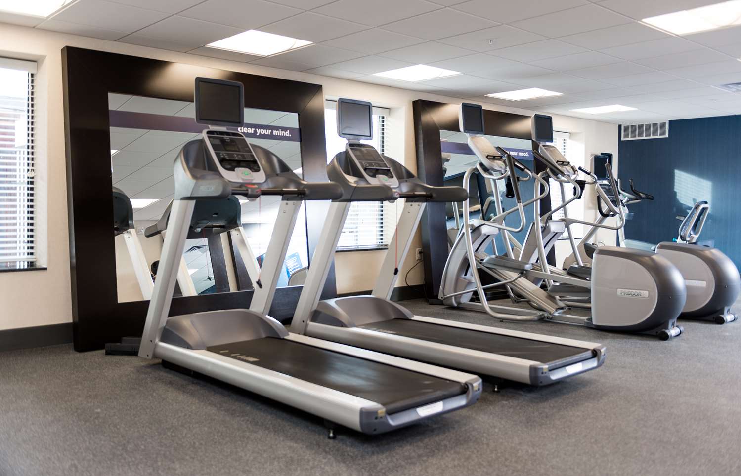 hampton inn and suites la crosse downtown