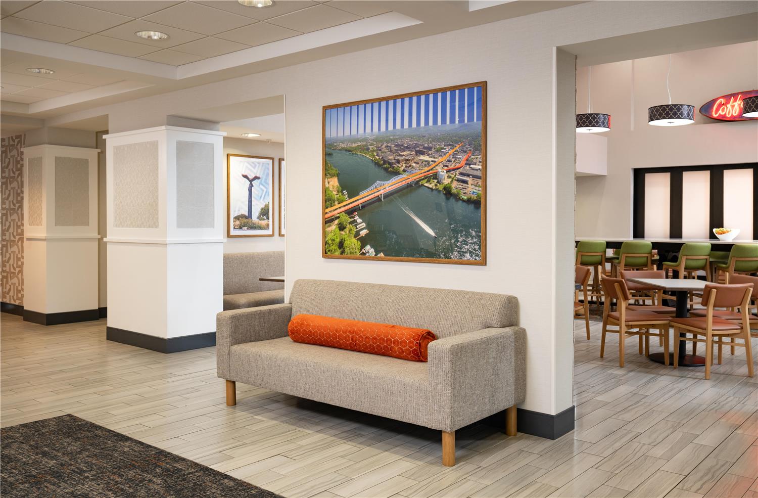 hampton inn and suites la crosse downtown