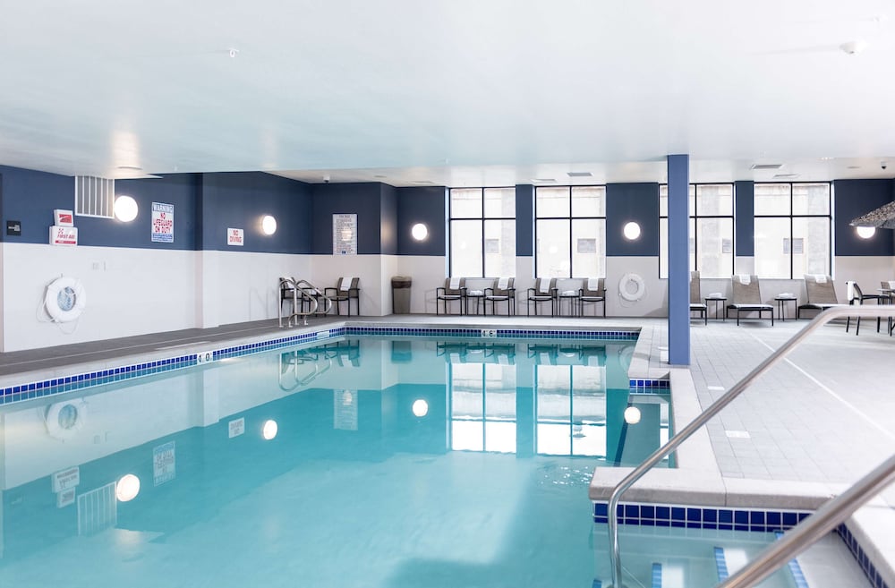 hampton inn and suites la crosse downtown