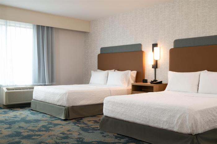 hampton inn and suites la crosse downtown