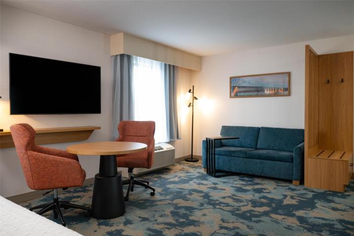 hampton inn and suites la crosse downtown