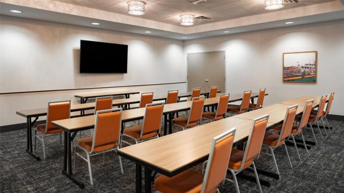 hampton inn and suites la crosse downtown
