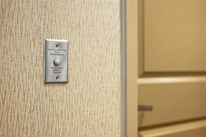 hampton inn and suites la crosse downtown