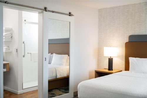 hampton inn and suites la crosse downtown