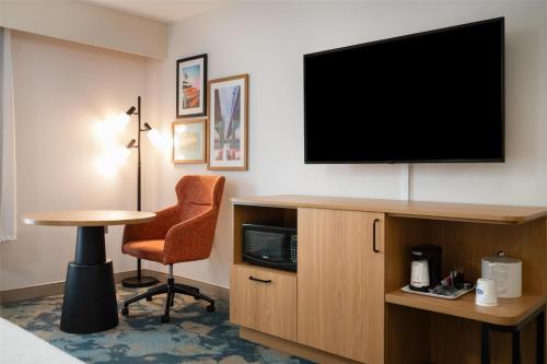 hampton inn and suites la crosse downtown