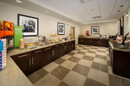 hampton inn and suites syracuse carrier circle