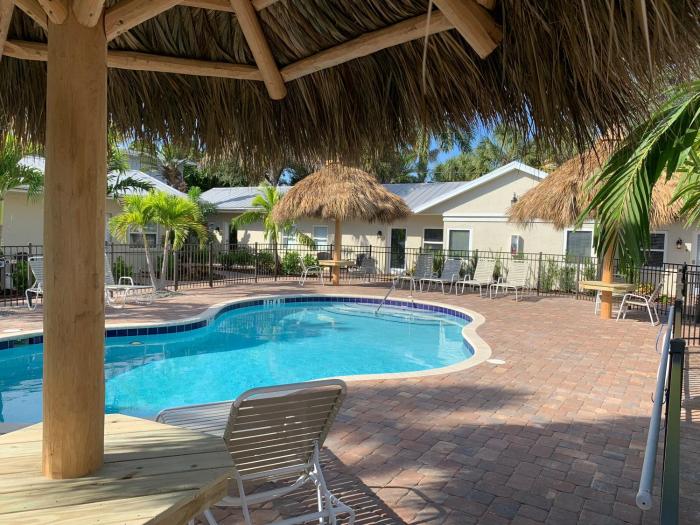 twin palms at siesta