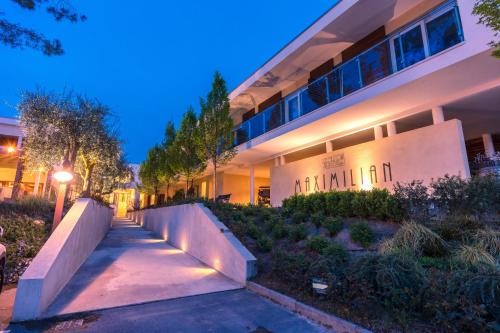 hotel maximilian