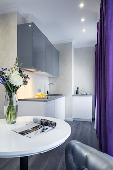 hotel status apartments