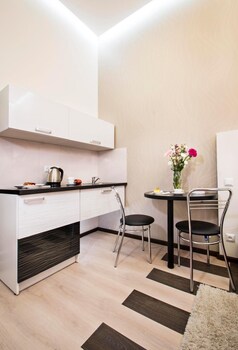 hotel status apartments