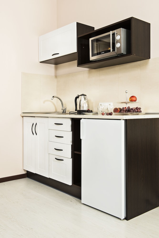 hotel status apartments