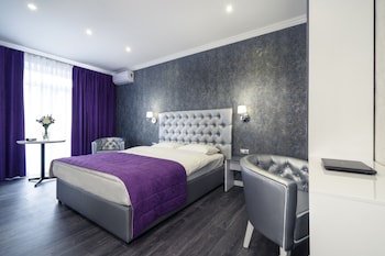 hotel status apartments