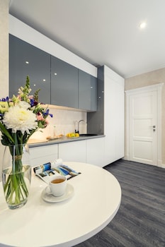 hotel status apartments
