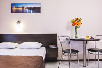 hotel status apartments