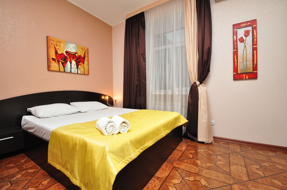 hotel status apartments