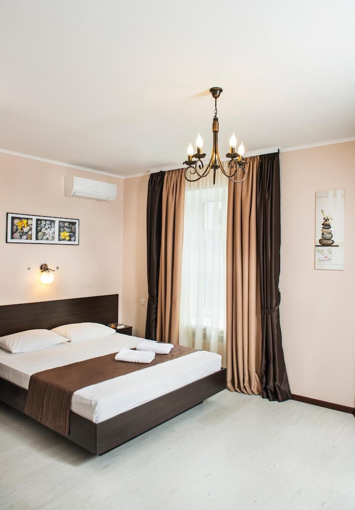 hotel status apartments
